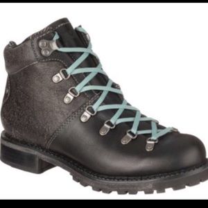 Women’s Woolrich Mountaineer Hiking Boots